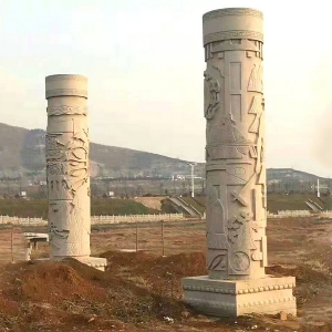 石雕龙柱7