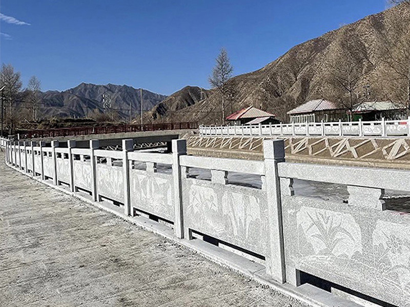 芝麻灰花岗岩石栏杆-麻石护栏.jpg