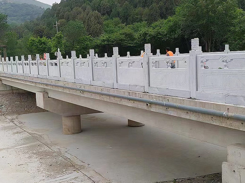 鑫鸿石业对石雕栏杆的一些基本介绍